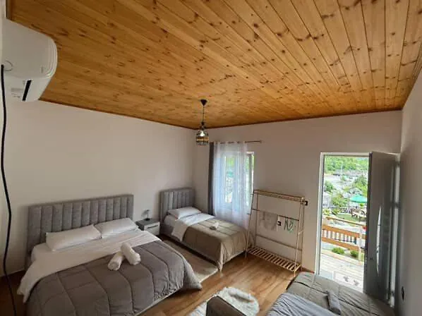 Samuel's Bed & Breakfast 3*